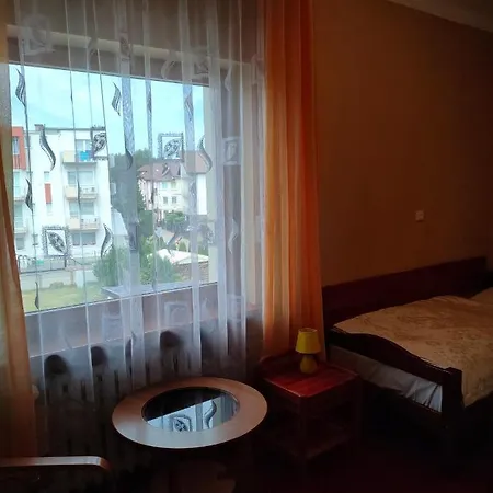 Delfin Nocleg ze śniadaniem Mielno (Koszalin)