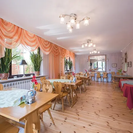 Alojamento de Acomodação e Pequeno-almoço Delfin 3*