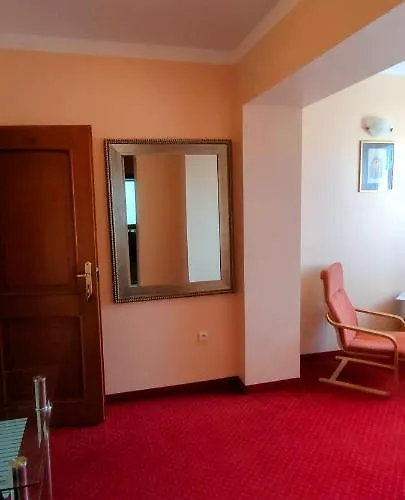 Delfin Nocleg ze śniadaniem Mielno (Koszalin)