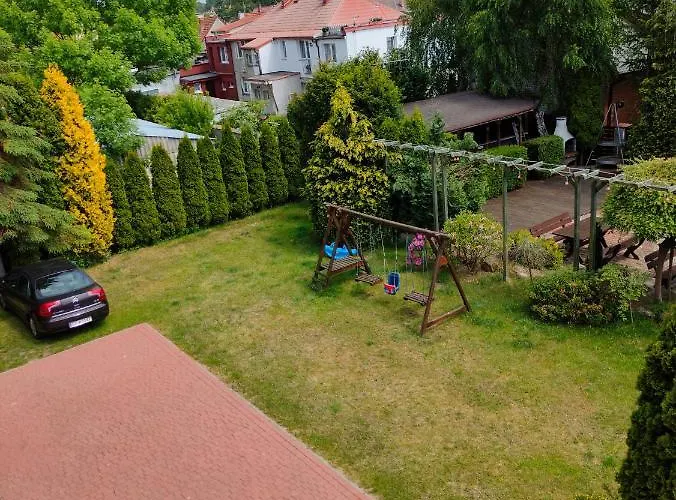 Delfin Nocleg ze śniadaniem 3*